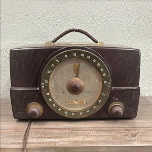Zenith Vintage Radio - Brown